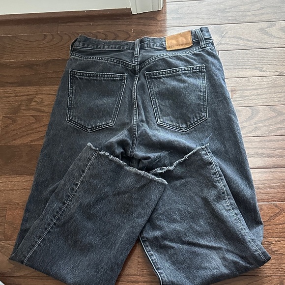 Aritiziq Stylish Black Button-Fly Women Jeans - Picture 3 of 3